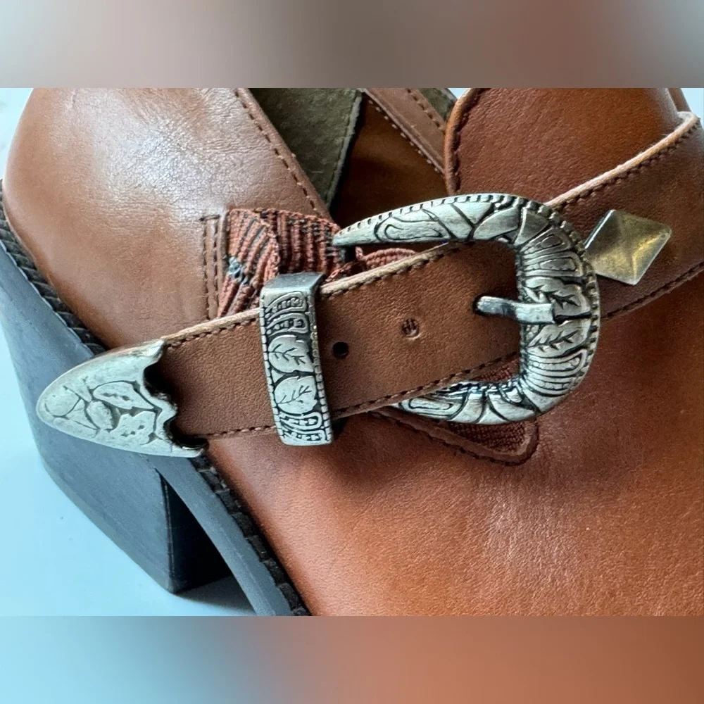 Dingo Western Leather Buckle Heeled Shoes – Brown, Size 9M (Made in Brazil)